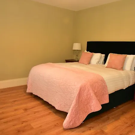 Upper Yard House ファームステイ ボリス